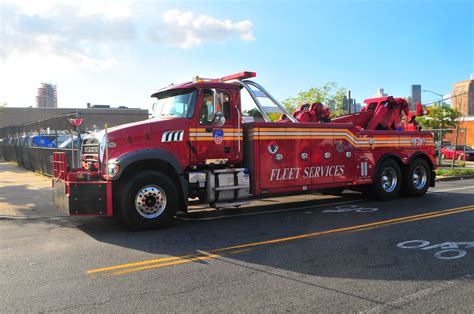 Fdny Fleet Services Tow Truck Mack Century Mm Flickr