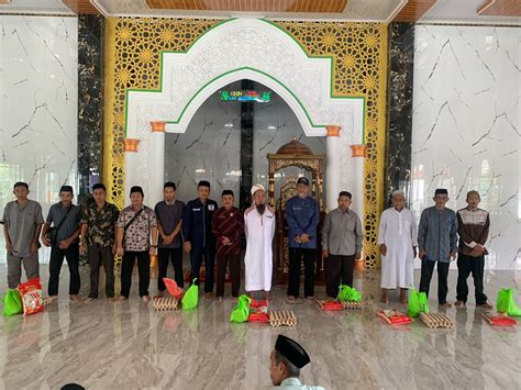 Baznas Bone Salurkan Bantuan Paket Konsumtif Sasar 84 Marbot Masjid Di