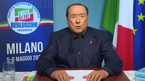 Il Discorso Di Silvio Berlusconi Dallospedale Cinque Cose Da Notare