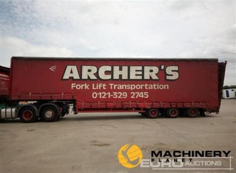 Miles NinnTri Axle Stepframe Curtainsider Low Loader Trailer Hydraulic