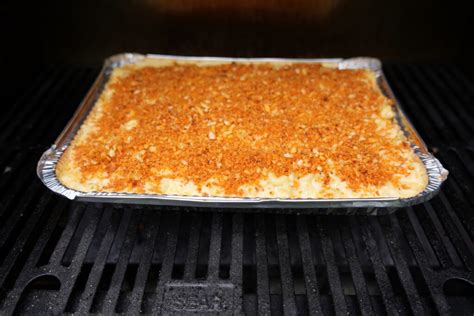 Smoked Mac and Cheese [Creamy 3 Cheese Recipe]