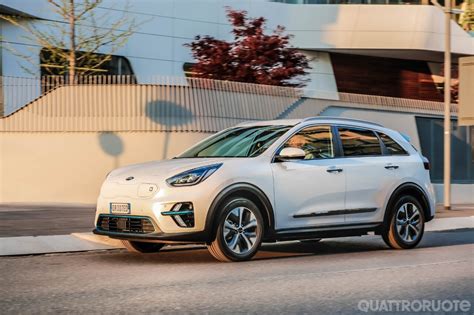 Sul Numero Di Maggio Prova E Opinioni La Prova Della Kia E Niro