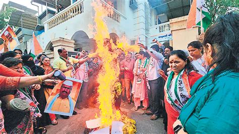 Abdul Sattar Abuses Supriya Sule Apologises After Cm Steps In Mumbai