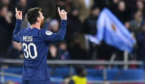 Ligue Messi Guides Psg To Win Against Angers On Return After World