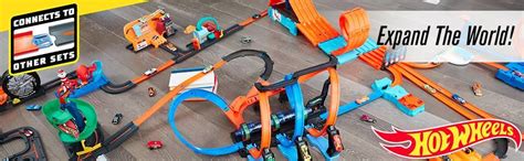Hot Wheels Mega Car Wash Playset Surprising Color Changes