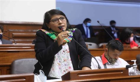 Margot Palacios arremete contra Perú Libre por