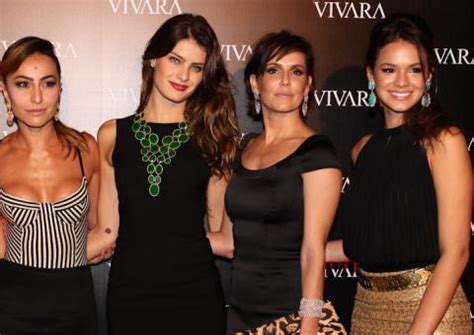 Bruna Marquezine E Mais Famosas Prestigiam Evento De J Ias