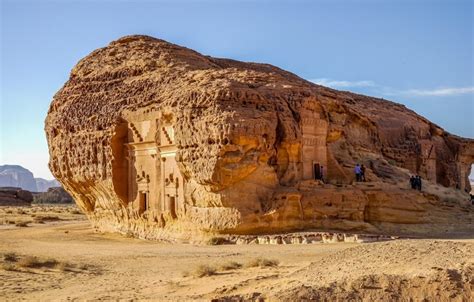 Hiking at Al Nafud Desert & Exploring Saudi Arabia