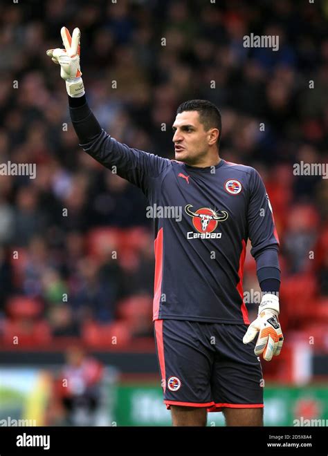 Reading goalkeeper Vito Mannone Stock Photo - Alamy