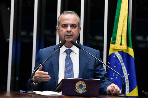 Líder da oposição no Senado defende anistia a envolvidos no 8 1 para