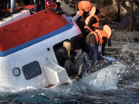 Photos Gr Ce Le Bouleversant Naufrage D Un Bateau De Migrants