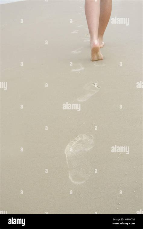 Barefoot Walk Woman Footprints Hi Res Stock Photography And Images Alamy