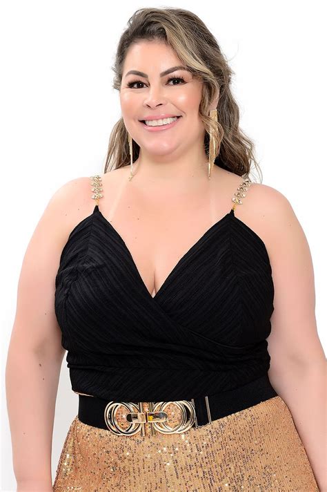 Cropped Preto Decote V Transpassado Al As Em Corrente Plus Size