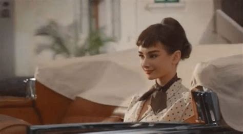 New Audrey Hepburn Commercial - Dove Chocolate | オードリー・ヘップバーン, ヘップバーン ...