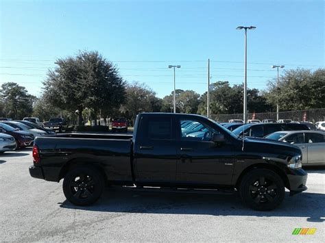 2019 Brilliant Black Crystal Pearl Ram 1500 Classic Express Quad Cab 131643617 Photo 6