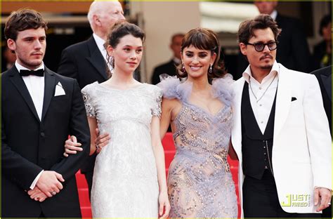 Penelope Cruz Johnny Depp Premiere Pirates In Cannes Photo