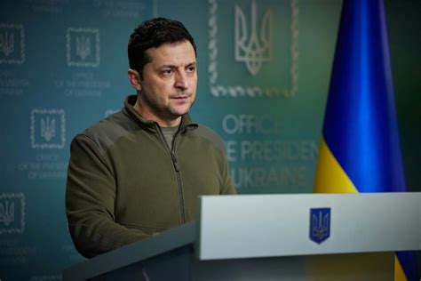 Le président ukrainien Zelensky prend une dimension de chef de la