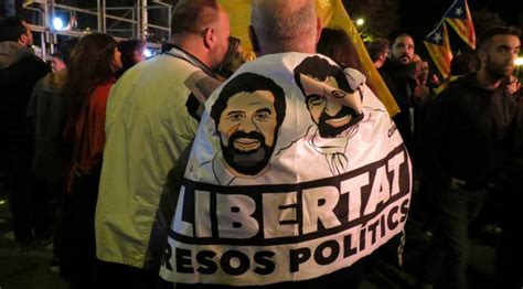 Multitudinaria Manifestaci N En Barcelona Por La Libertad De Los Presos