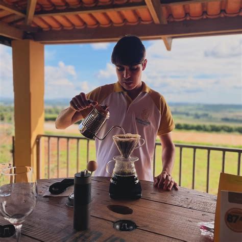 Caf Na Ta A E Comida Mineira Cafeicultores Do Cerrado Mineiro A