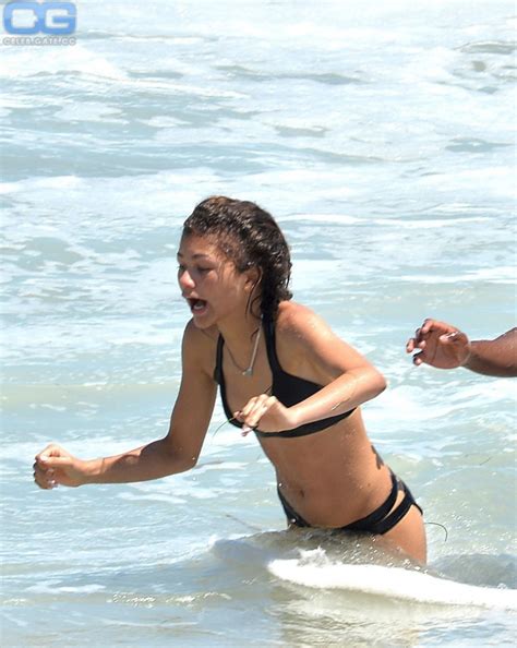 Zendaya Coleman Nude Pictures Photos Playboy Naked Topless Fappening
