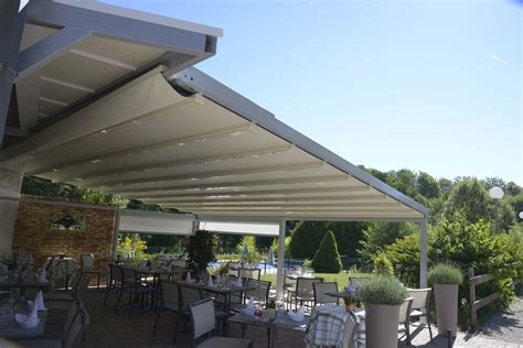 Pergola aluminium rétractable Komilfo