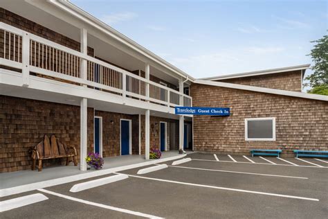 Travelodge by Wyndham Depoe Bay | Depoe Bay, OR Hotels