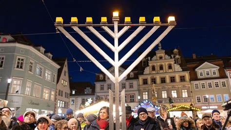 Gesellschaft Erstes Chanukka Licht Ramelow Verurteilt Hass Gegen