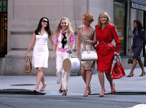 Sex and the City est de retour focus sur les looks les plus mémorables de la série culte