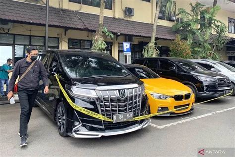 Crazy Rich Surabaya Wahyu Kenzo Ditangkap 3 Mobil Mewah Disita GenPI Co