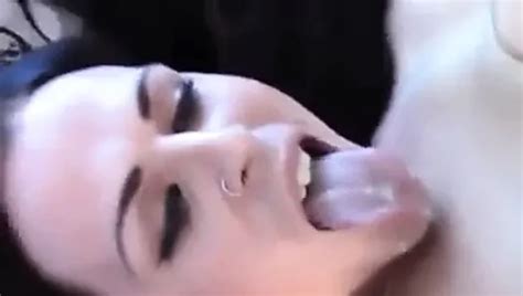 Beauty Shemale Jerks Off And Cums In Her Own Mouth Amateur Porn Feat Carrie Emberlyn XHamster