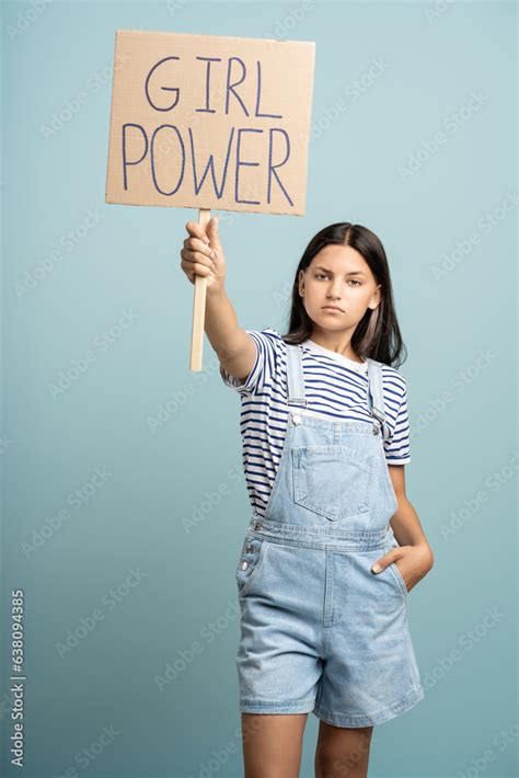 Zdjęcie Stock Teenage Girl Holds Banner Girl Power Picketing