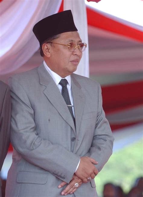 Wakil Presiden Ke 9 Republik Indonesia Hamzah Haz Kompaspedia