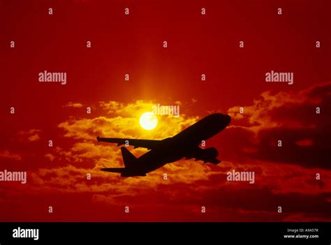AIRBUS A320 COMMERCIAL PASSENGER AIRCRAFT Stock Photo - Alamy 