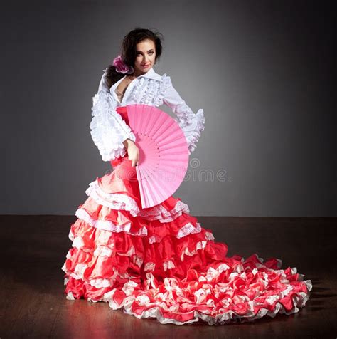 Bailar N Del Flamenco En Alineada Hermosa Foto De Archivo Imagen De