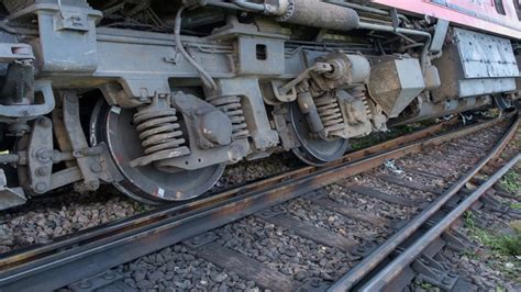 The Causes and Consequences of Train Accidents: What You Need to Know? - Lawyersmagazine.org