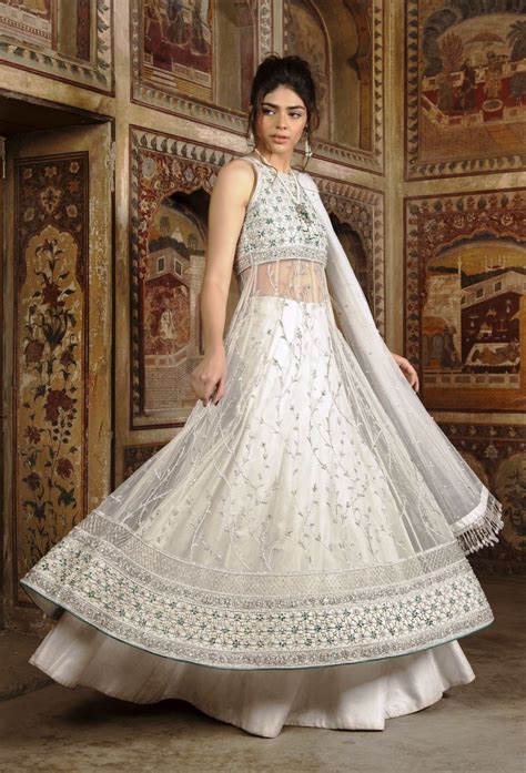 The Best Pakistani Wedding Dresses For Brides And Bridesmaids - Fashionlic