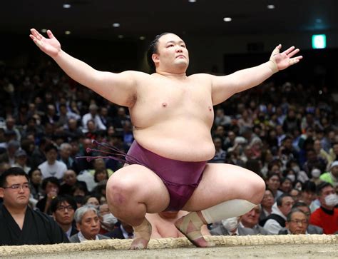 朝乃山、新大関琴ノ若を破って30代初白星「大関は器用自分から攻めるように心掛けて」 大相撲写真ニュース 日刊スポーツ