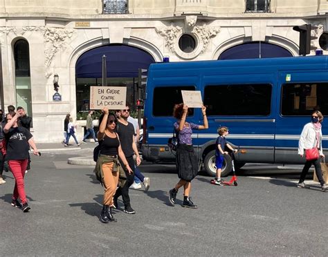 Les Infos De 18h Des Milliers De Personnes Ont Manifesté Ce Samedi 17