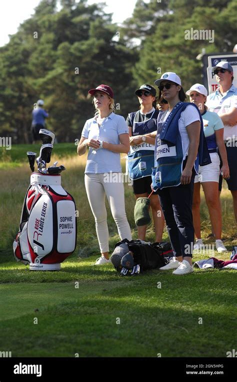 Female golf players Stock Photo - Alamy