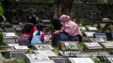 Bacaan Doa Ziarah Kubur Menurut Nabi Dan Pesan Larangan Menangis Di