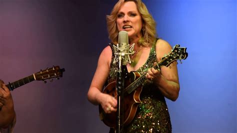 All American Bluegrass Girl Rhonda Vincent And The Rage Youtube