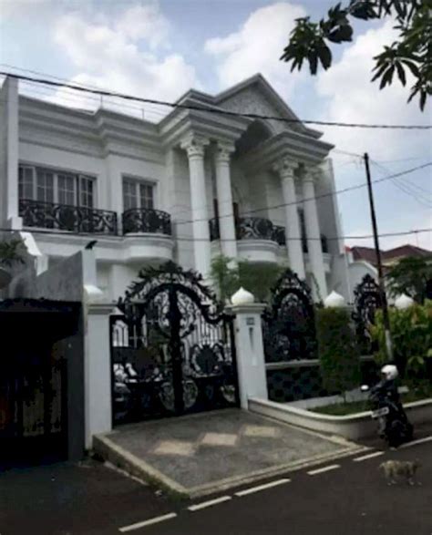 Rumah Elite Di Perumahan Elit Billymoon Pondok Kelapa Jakarta Timur