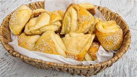 Bebina Kuhinja Kupus Kifle Doma I Video Recept Pastry Recipes Food