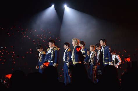 K Pop Group Super Junior Dazzles Hong Kong Overseas Fans In World Tour