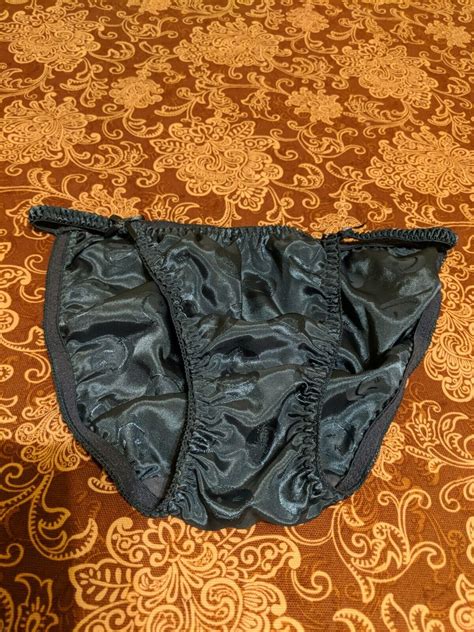 Vintage Joe Boxer Satin String Bikini Panties Size 6 Gem