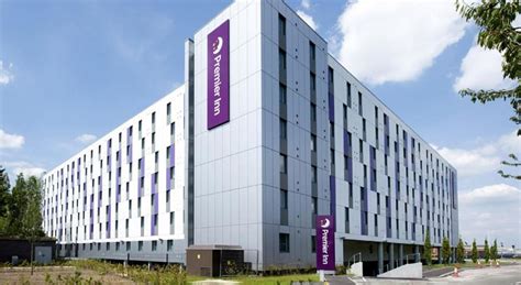 Premier Inn Heathrow Airport Terminal 4 Hotel (London) - Deals, Photos ...