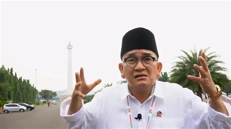 Buntut Unggah Meme Anies Baswedan Pakai Baju Adat Papua Ruhut Sitompul