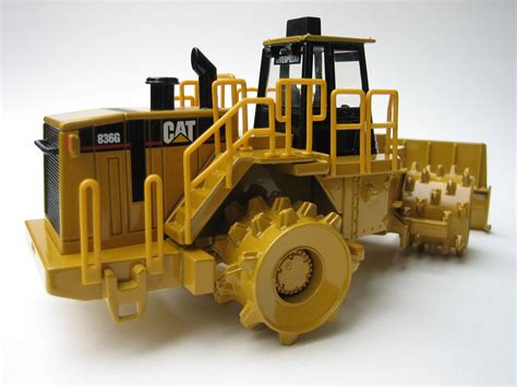 Caterpillar Cat 836g Landfill Compactor Norscot 150th Scale New In Box