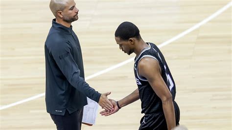 Premios Temporada NBA Monte McNair De Los Sacramento Kings Ejecutivo