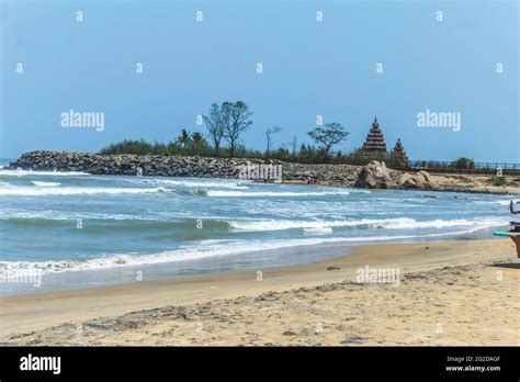 Mahabalipuram beach in Tamil Nadu Stock Photo - Alamy